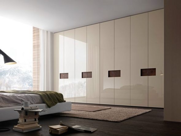 خزانة كبيرة