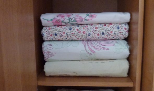 الكتان في أكوام