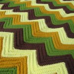 أربعة ألوان منقوشة مع نمط متعرج