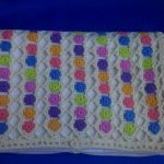 بطانية الأطفال مع الزهور من بقايا الغزل