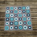 بطانية رمادية للأطفال مع شظايا زهرة مناسبة للطفل