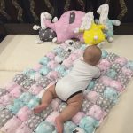 بونبون بطانية للأطفال من براز مبطنة بمربعات صغيرة متعددة الألوان