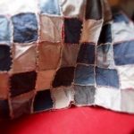 جينز من ألوان مختلفة يمكن استخدامها لصنع بطانية