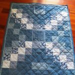 خليط جميل مع نمط متماثل من الجينز القديم