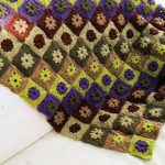 سجادة جميلة مع الزهور مع نمط صعدت