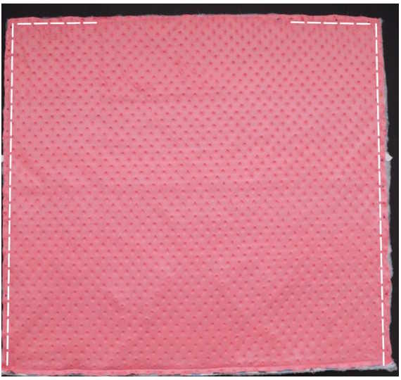 مخيط على الجانبين وأعلى