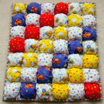 بطانية بونبون مع رسومات الأطفال ، وتقع قطريا