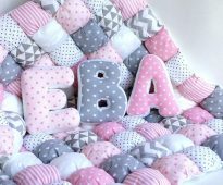 لحاف اليدوية والوسائد