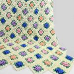 منقوشة الأزهار مشرق مع الزخارف الألوان الزاهية