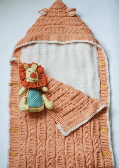 مغلف مع أزرار