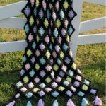 زهور لامعة المفرش الكروشيه الأسود