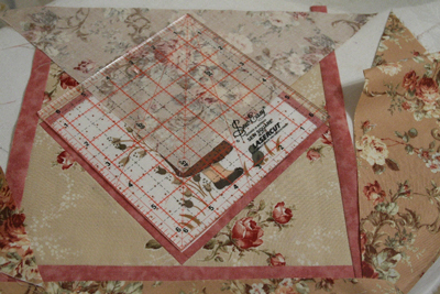 نعلق المثلثات على الجانبين