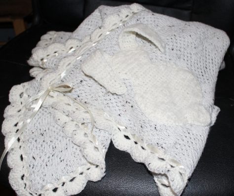 بطانية على الوجهين مع الأرنب