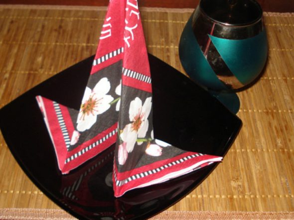 منديل على شكل الجبل الشهير