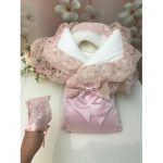 المغلف بطانية على استخراج الوردي مع الدانتيل الوردي