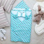 مغلف خفيف مع قلوب عند التفريغ