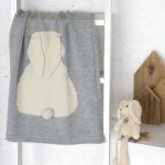 منقوشة للطفل في عربة ، سرير ، لالتقاط الصور