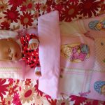 يتم توفير بياضات السرير كاملة مع بطانية ووسادة.