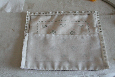 خياطة الجانب الداكن