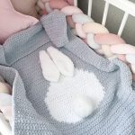 رمادي كروشيه سرير الكروشيه