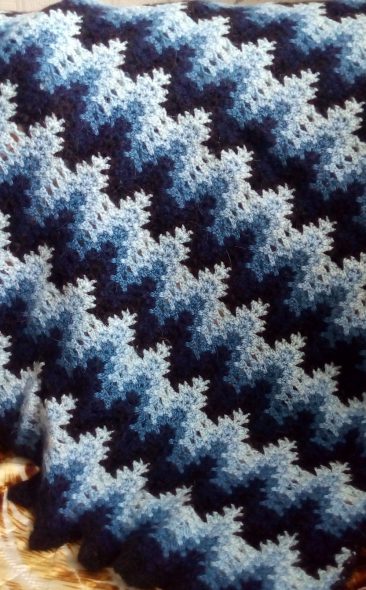 أنيقة الصوف منقوشة