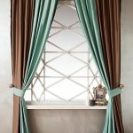 ستائر بلونين على الأرض