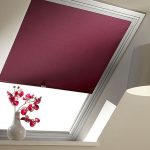 نافذة سقف مع الستائر الدوارة