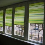 خطوط متعددة الالوان على الستائر الدوارة