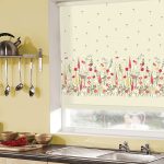 تصميم نافذة المطبخ مع ستارة كهربائية