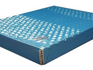 المراتب المائية تتطلب أسرة خاصة.