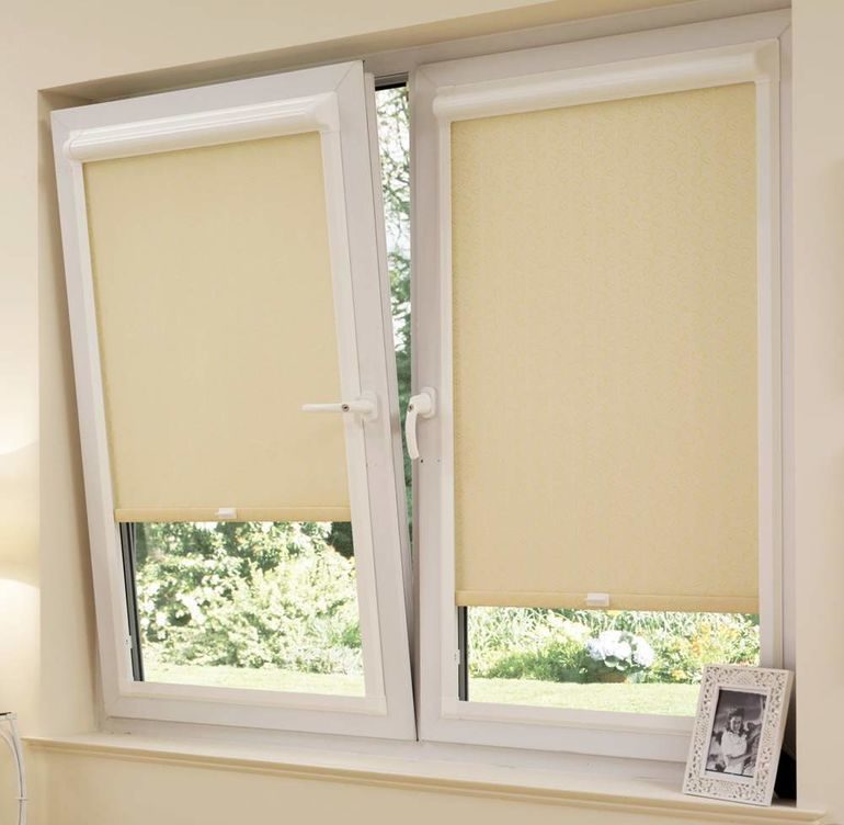 نافذة المطبخ مع الستائر الدوارة كاسيت