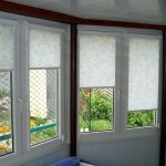 الستائر الدوارة من نوع الكاسيت على نوافذ الشرفة