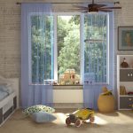 ستائر خفيفة وجيدة التهوية باللون الأزرق