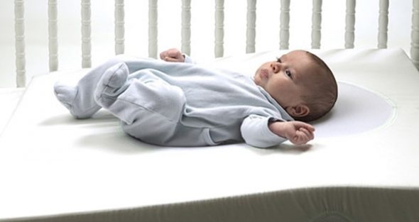 فراش لحديثي الولادة