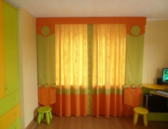 ستائر زاهية أصلية