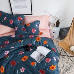 مجموعة أصلية على سرير بالغ