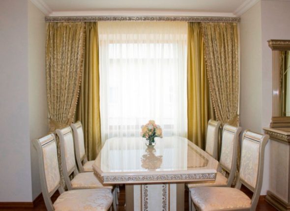 كورنيش سقف بلاستيكي