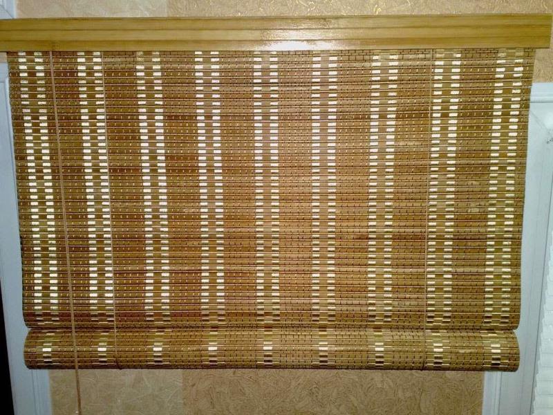 ستارة من الخيزران مع نسج كثيفة ومتكررة