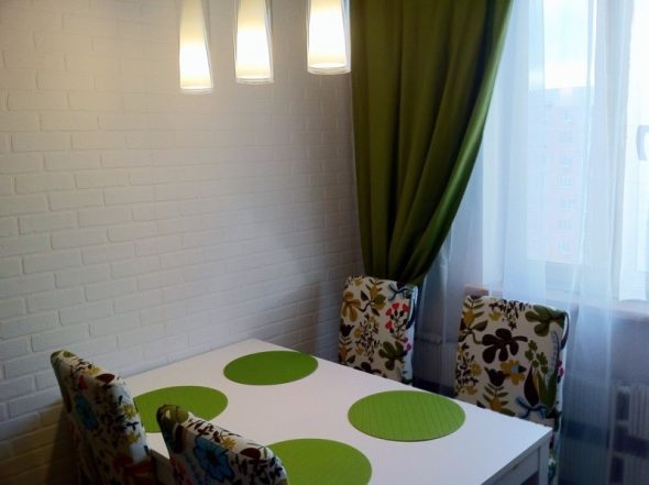 اللون العشبية للمطبخ الأبيض