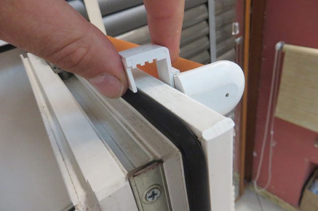 تثبيت الستار على وشاح مع مقطع الربيع