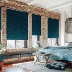 جدار من الطوب في غرفة النوم