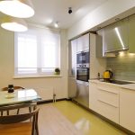 مطبخ داخلي مع تصميم خطي