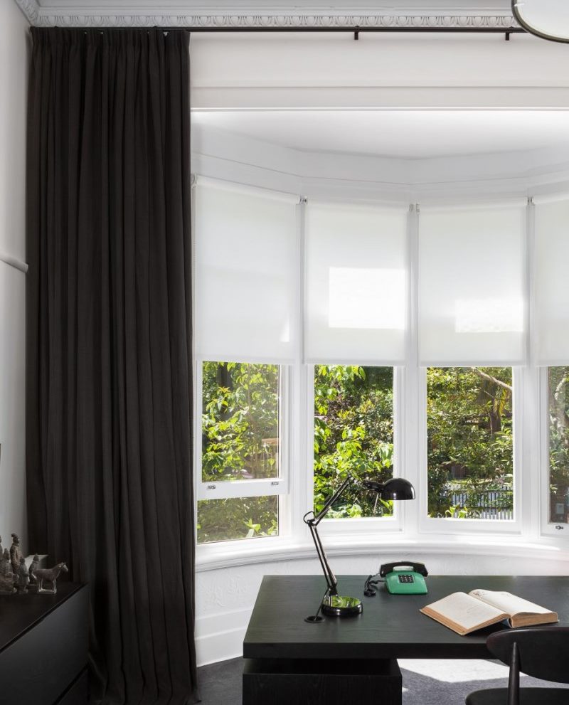 تسجيل نافذة مكتب ستائر توالت