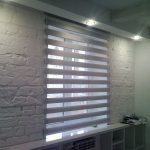 جدار من الطوب الأبيض