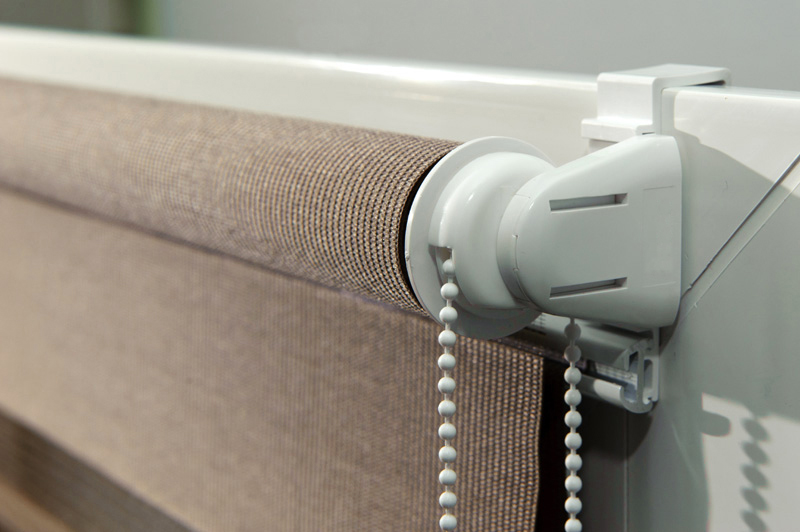 سلسلة وتصاعد قوس الستائر الدوارة المفتوحة