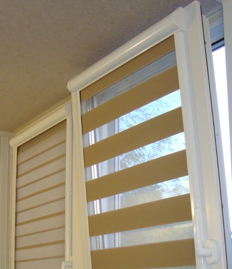 الستائر توالت اليوم نوع كاسيت