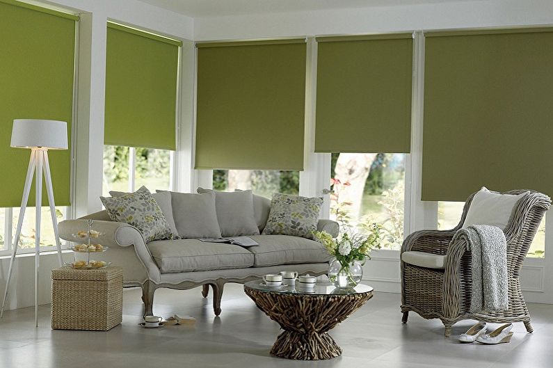 ستائر الاسطوانة السوداء