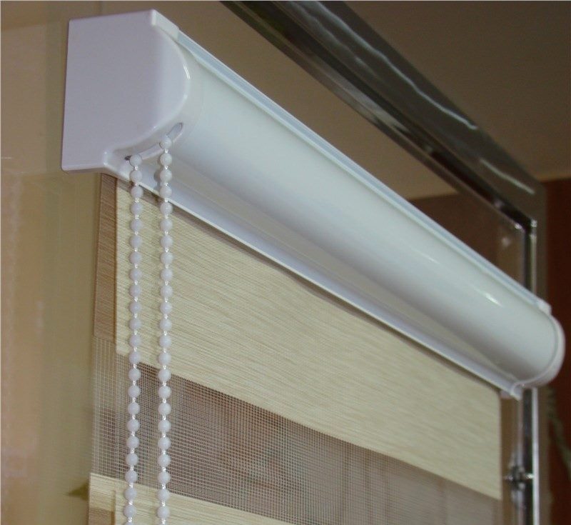 أعمى ليلا ونهارا مع الجسم الأبيض