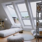 النوم على الأرض في العلية