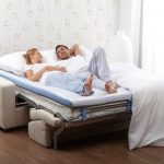 ممتاز أو مرتبة على سرير الأريكة